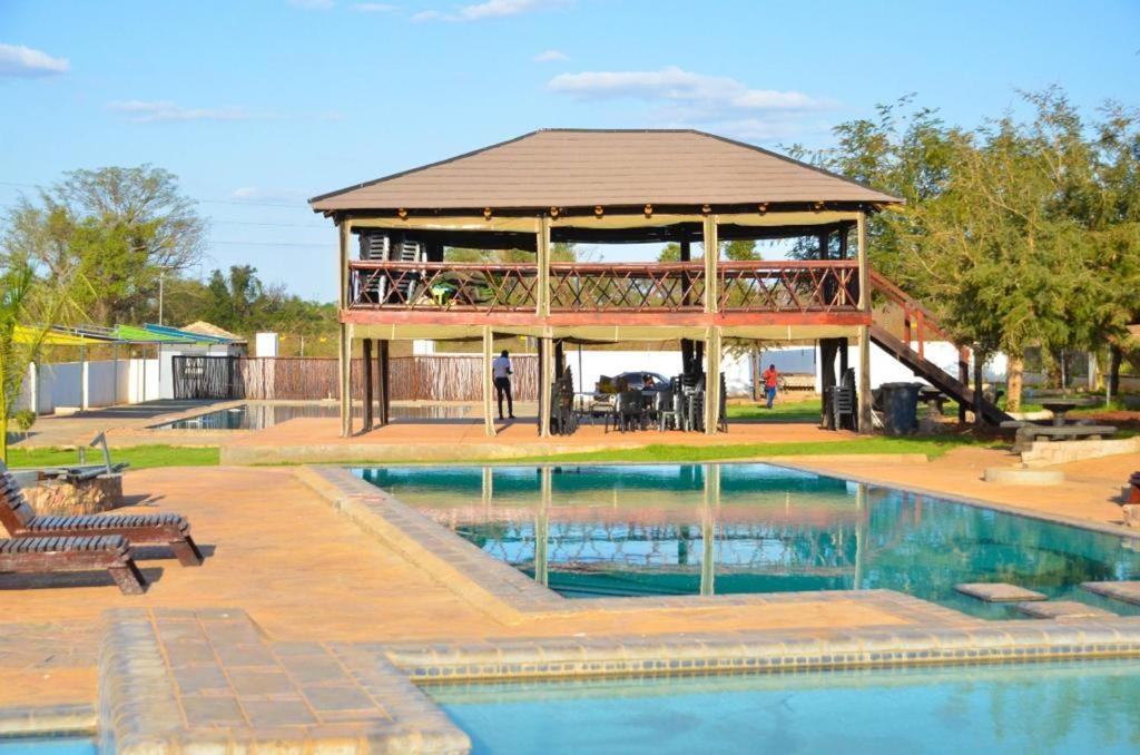Lodge 1 Oak *