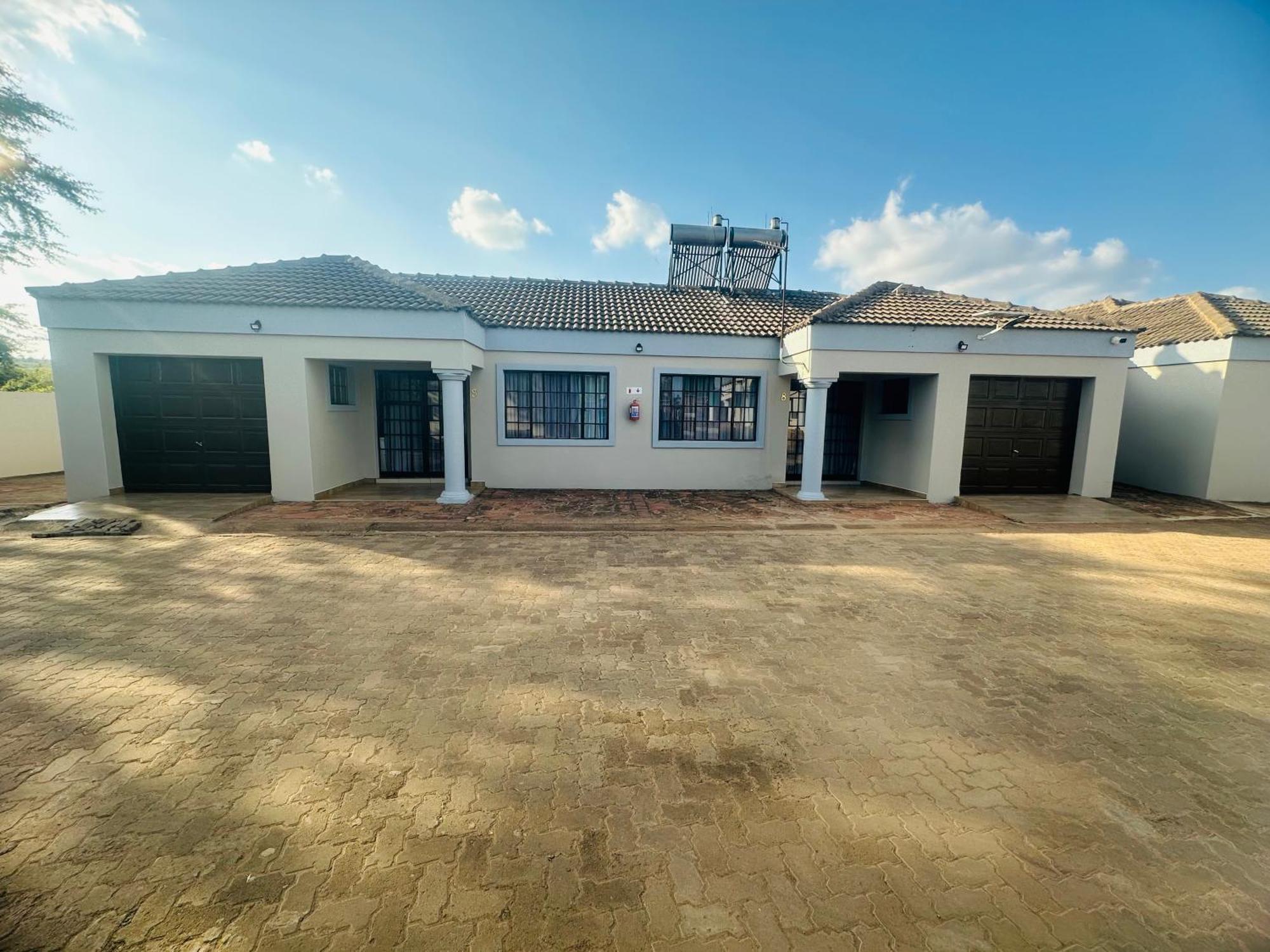 1 Oak Lodge *