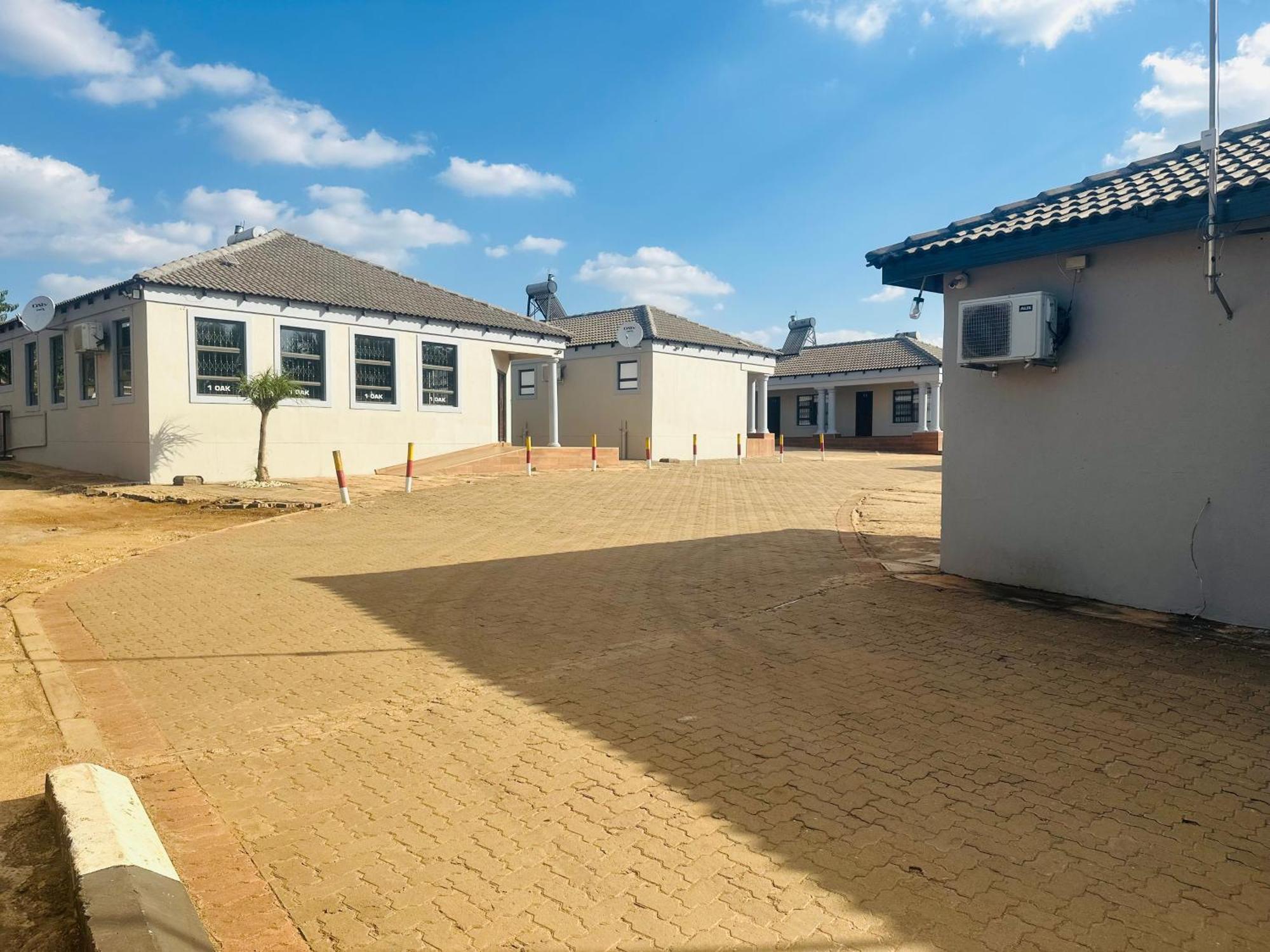 1 Oak Lodge Thohoyandou